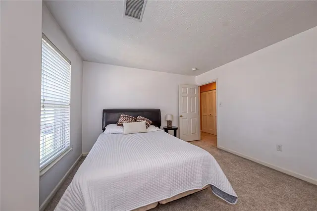 5020 Foxwood Ct gallery image 7