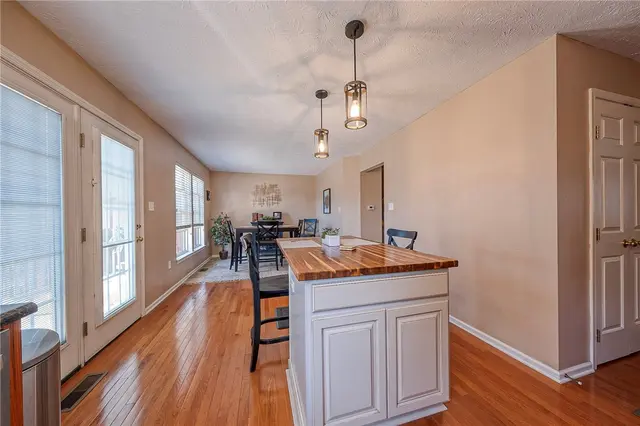 5020 Foxwood Ct gallery image 17
