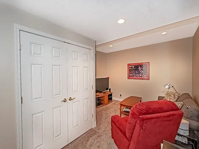 5023 Northfield Dr gallery image 11