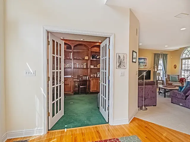 5023 Northfield Dr gallery image 14