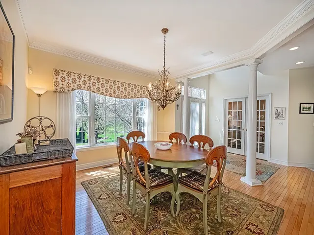 5023 Northfield Dr gallery image 22