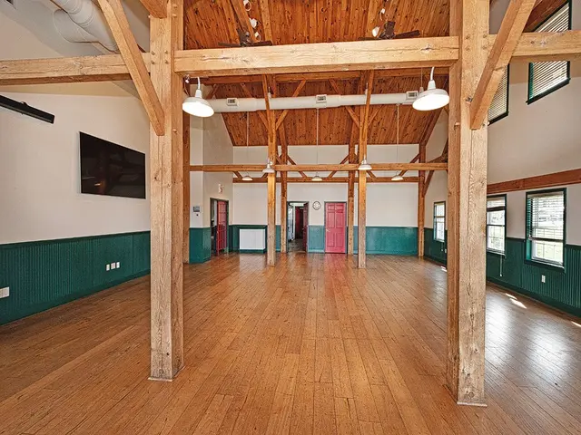5023 Northfield Dr gallery image 24