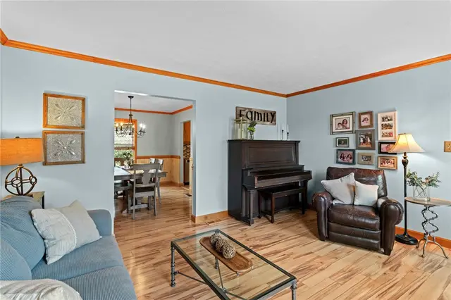 5029 Summit Dr gallery image 6