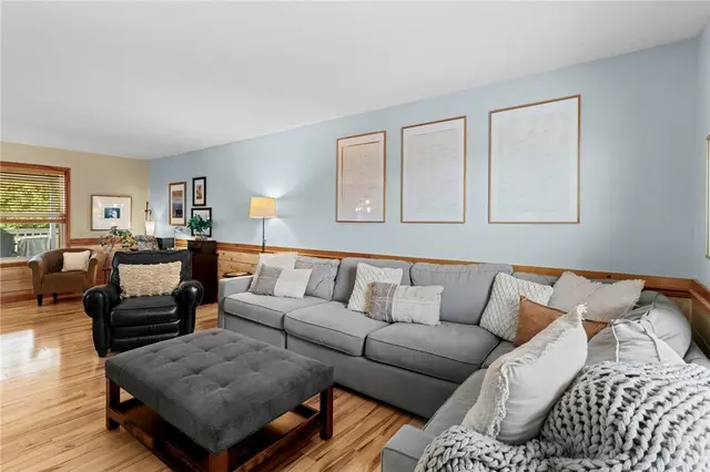 5029 Summit Dr gallery image 12
