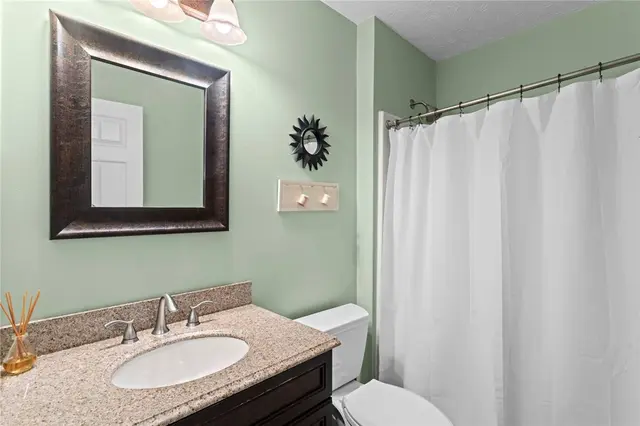 5029 Summit Dr gallery image 16