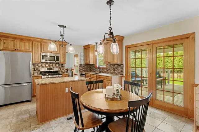 5029 Summit Dr gallery image 24