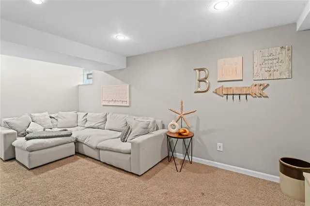 5029 Summit Dr gallery image 33