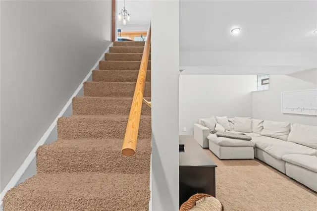 5029 Summit Dr gallery image 34