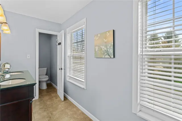 5029 Summit Dr gallery image 36