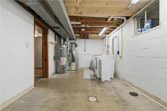 503 Greenwood Drive Ext gallery image 35
