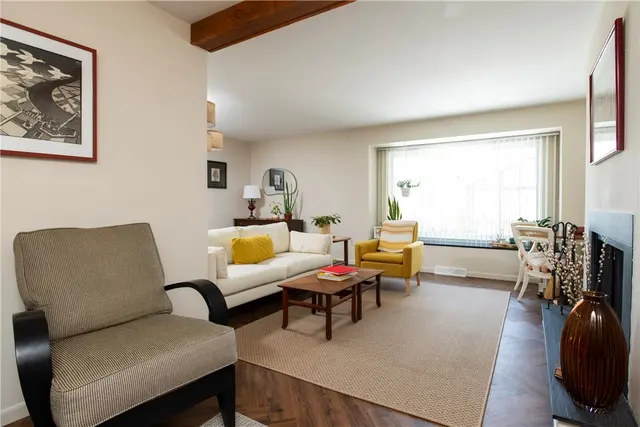 503 Kingsberry Ct gallery image 4