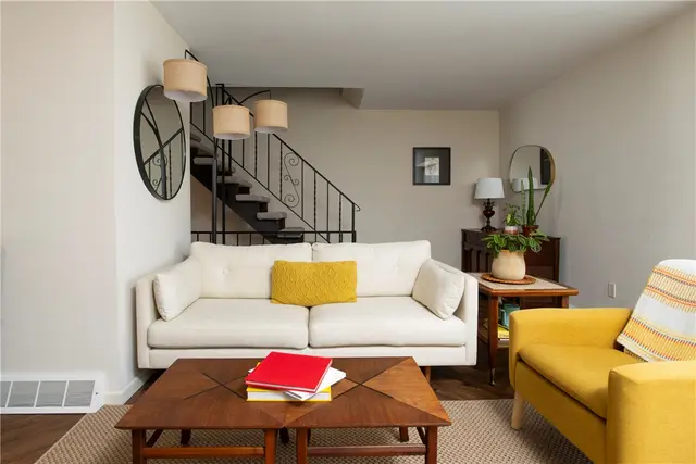 503 Kingsberry Ct gallery image 5