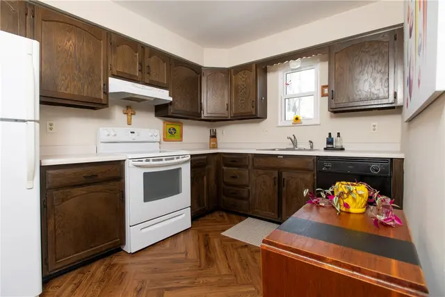 503 Kingsberry Ct gallery image 6