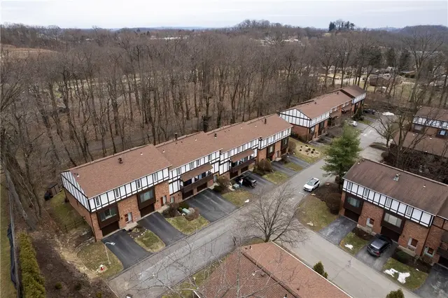 503 Kingsberry Ct gallery image 18