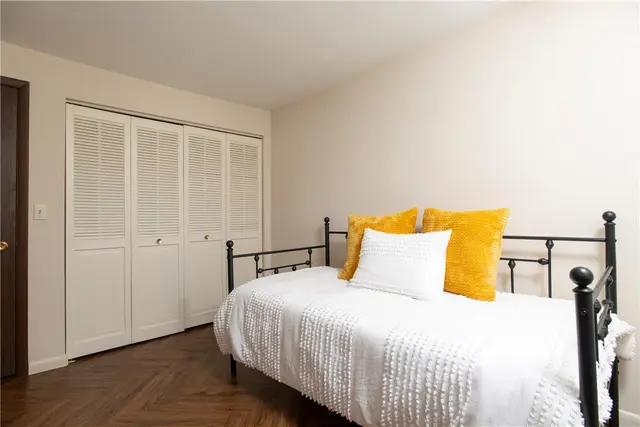 503 Kingsberry Ct gallery image 31