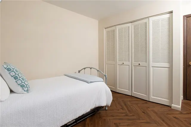 503 Kingsberry Ct gallery image 34