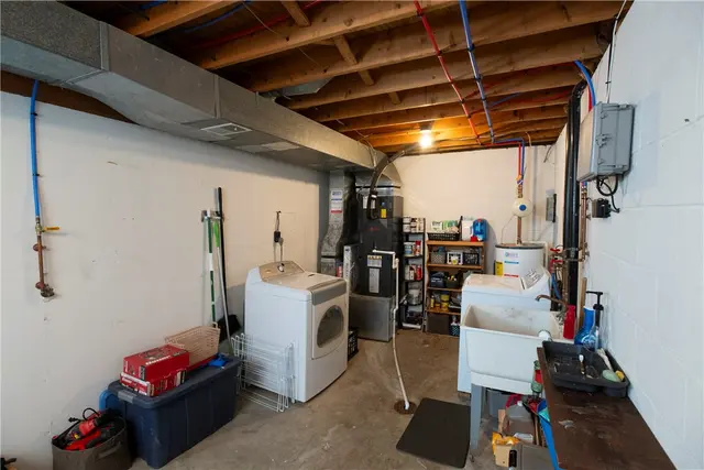 503 Kingsberry Ct gallery image 35