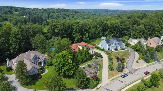 503 Kyle Ct gallery image 3