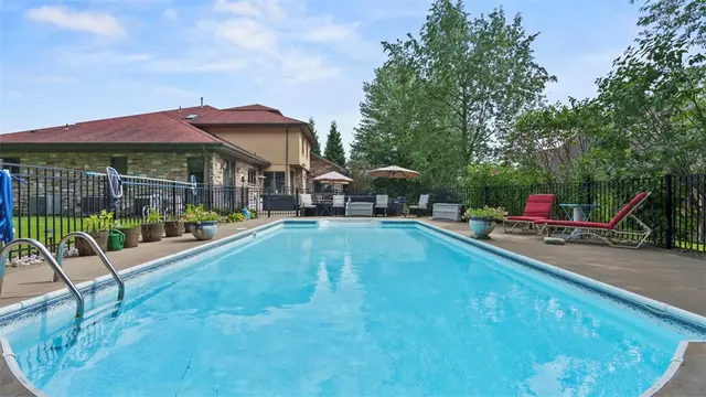 503 Kyle Ct gallery image 9