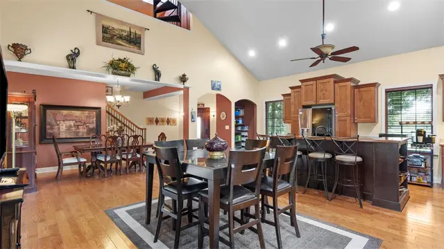 503 Kyle Ct gallery image 14