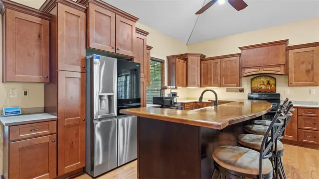 503 Kyle Ct gallery image 15