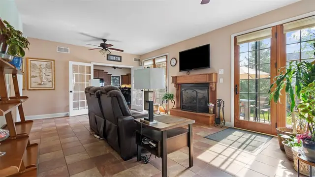 503 Kyle Ct gallery image 17