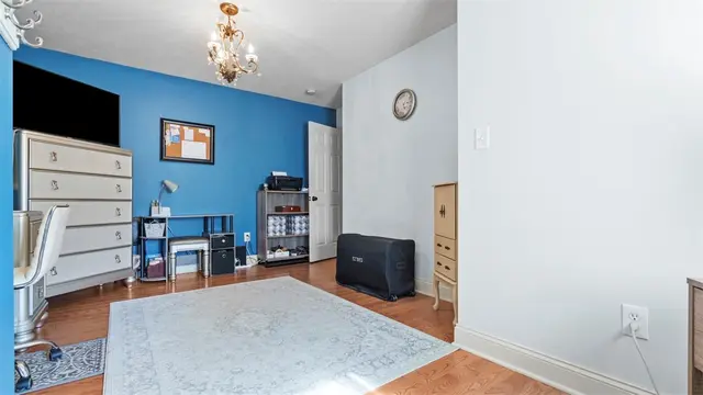 503 Kyle Ct gallery image 29
