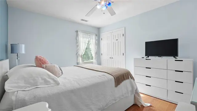 503 Kyle Ct gallery image 30