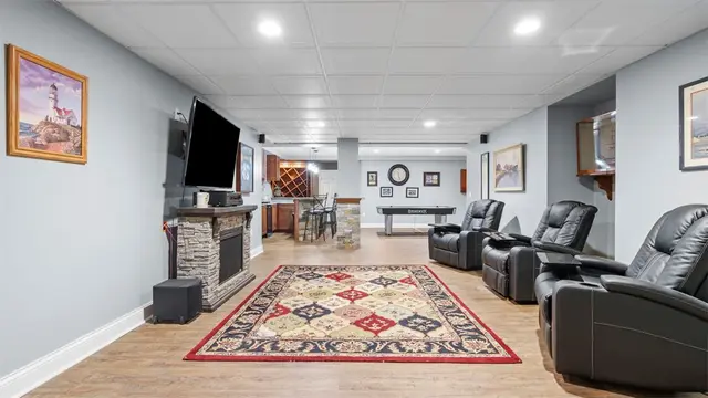 503 Kyle Ct gallery image 36
