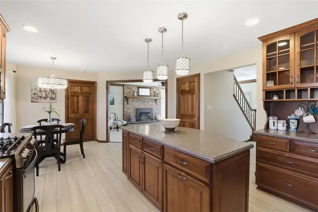 503 Stonehenge Ct gallery image 15
