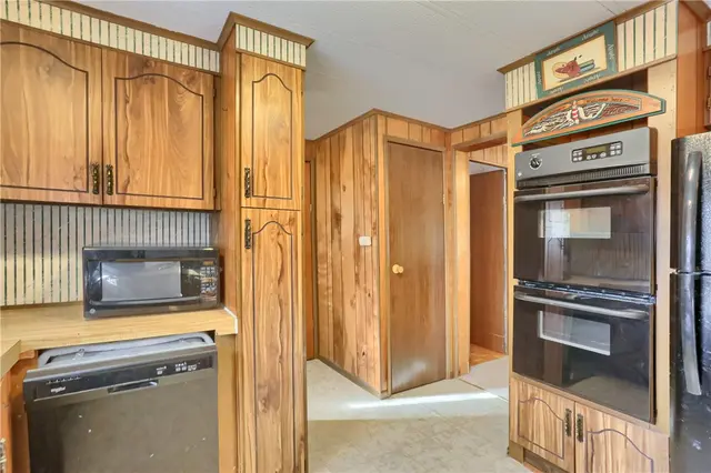 5035 Bear Run Rd gallery image 13