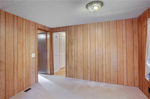 5035 Bear Run Rd gallery image 15