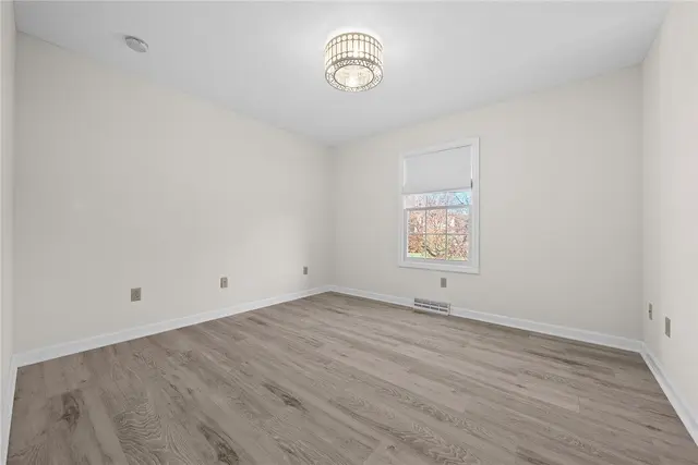 504 Day Star Court gallery image 14