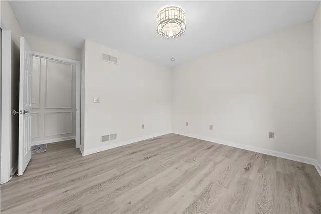 504 Day Star Court gallery image 15