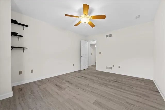 504 Day Star Court gallery image 16