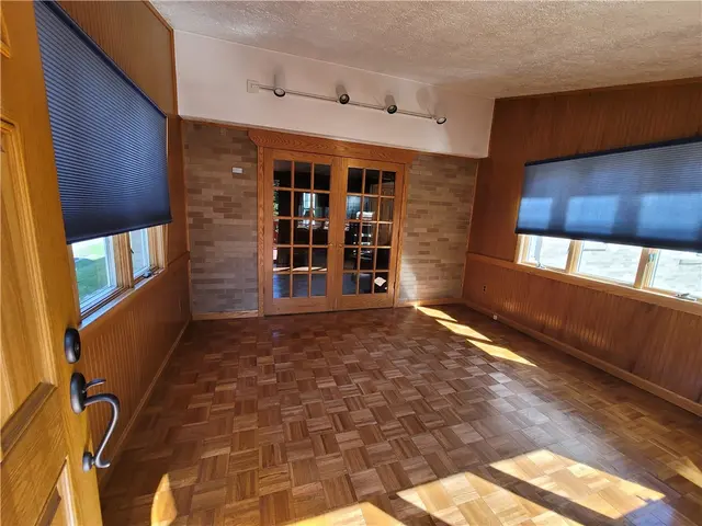 5047 Meadowridge Ln gallery image 8