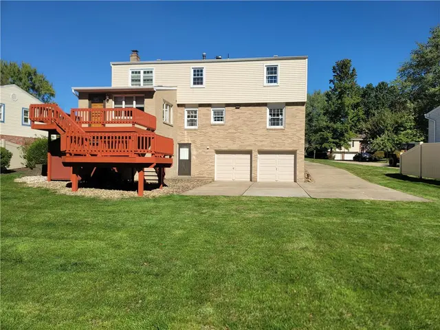5047 Meadowridge Ln gallery image 9