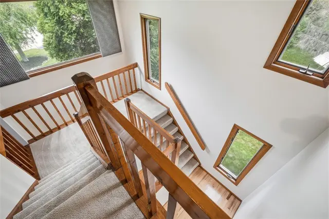 505 Knoll Ct gallery image 4