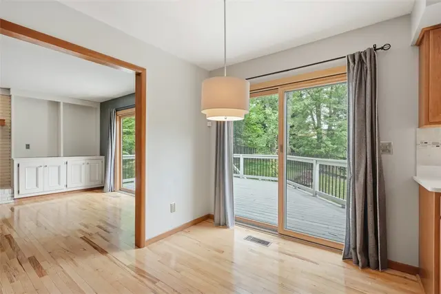 505 Knoll Ct gallery image 5