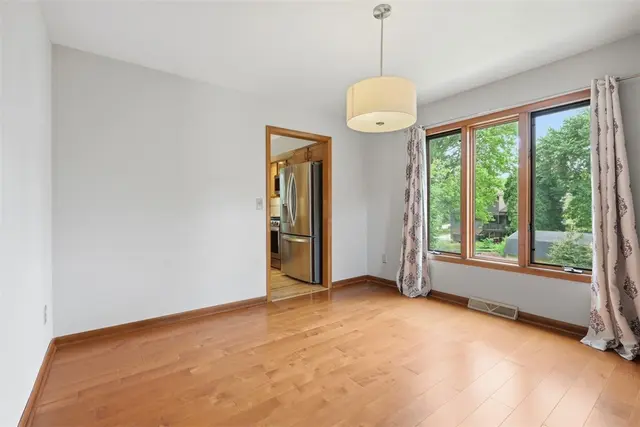 505 Knoll Ct gallery image 7
