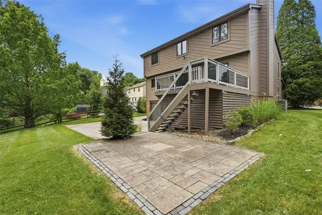 505 Knoll Ct gallery image 12