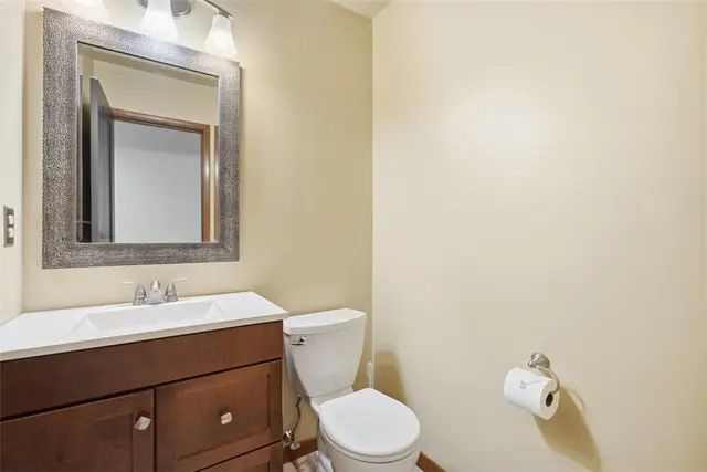 505 Knoll Ct gallery image 14