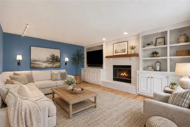 505 Knoll Ct gallery image 16