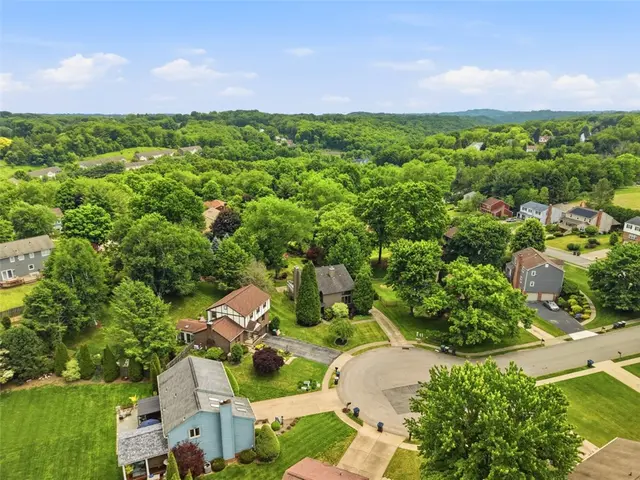 505 Knoll Ct gallery image 17