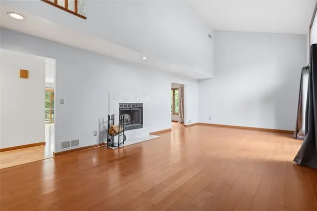 505 Knoll Ct gallery image 21