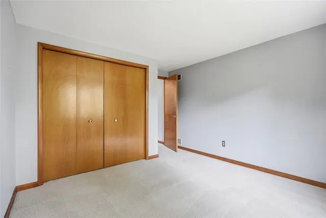 505 Knoll Ct gallery image 25