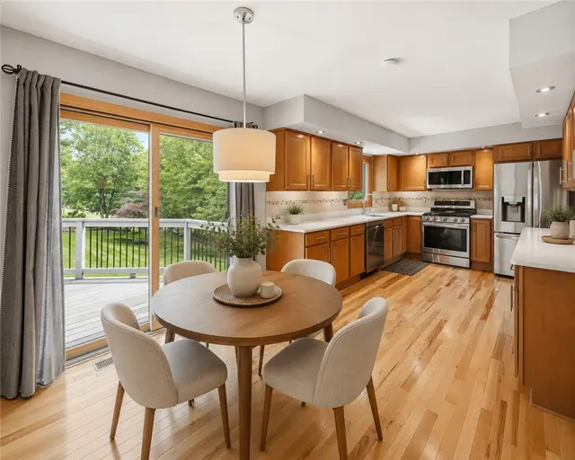 505 Knoll Ct gallery image 29
