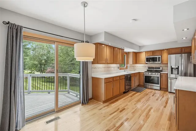 505 Knoll Ct gallery image 35
