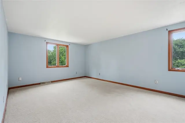 505 Knoll Ct gallery image 36
