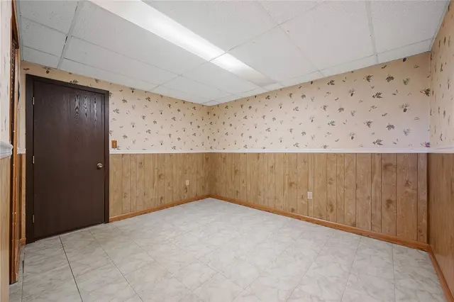 5053 Fountainwood Drive gallery image 4